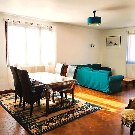 Spacieux Appartement Proche Centre Et Piscine Condom Ngoại thất bức ảnh