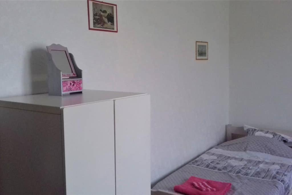 Spacieux Appartement Proche Centre Et Piscine Condom Ngoại thất bức ảnh