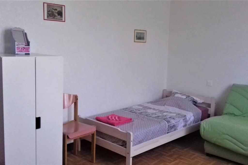 Spacieux Appartement Proche Centre Et Piscine Condom Ngoại thất bức ảnh