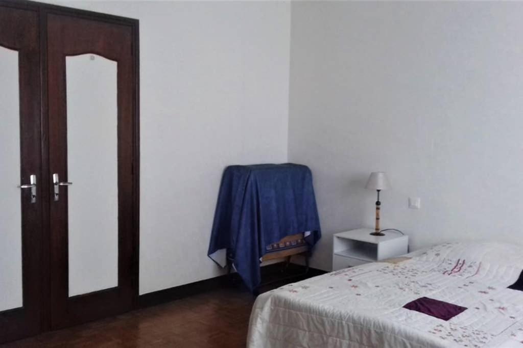 Spacieux Appartement Proche Centre Et Piscine Condom Ngoại thất bức ảnh