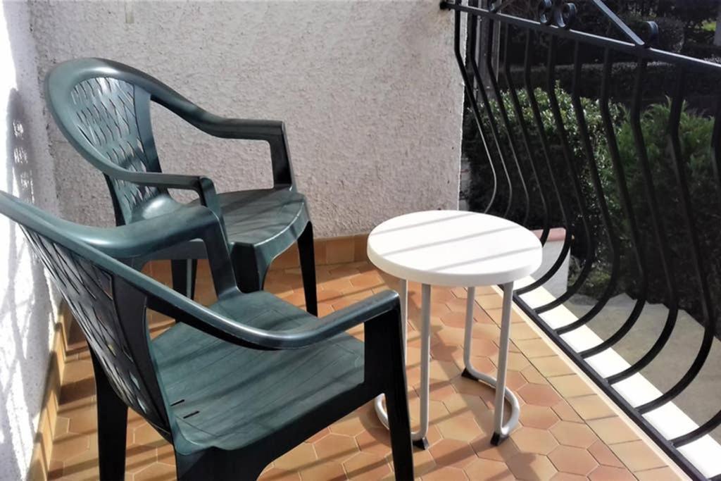 Spacieux Appartement Proche Centre Et Piscine Condom Ngoại thất bức ảnh