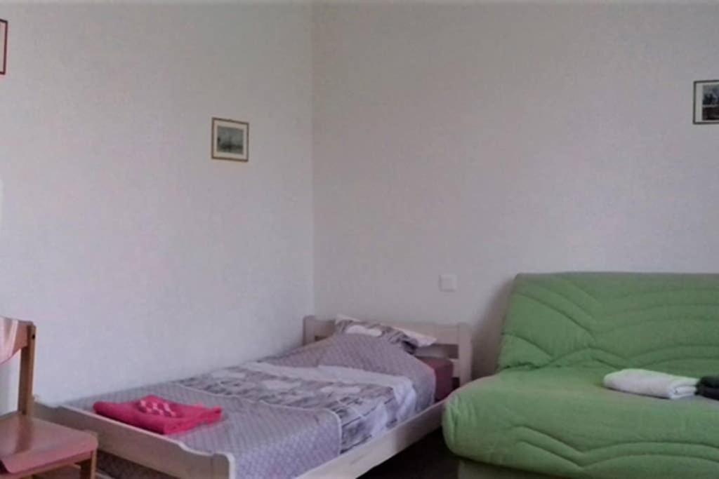 Spacieux Appartement Proche Centre Et Piscine Condom Ngoại thất bức ảnh