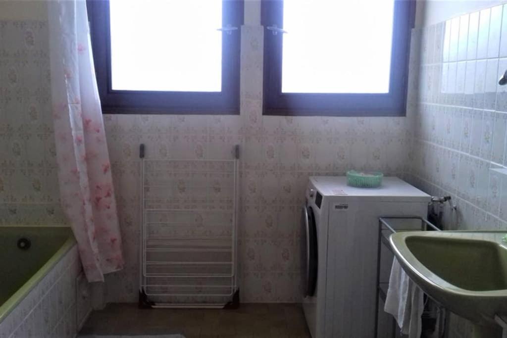 Spacieux Appartement Proche Centre Et Piscine Condom Ngoại thất bức ảnh
